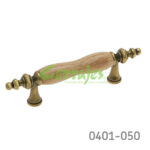 Jaladera Zamak / Madera cc 76 mm L=126 mm 5034 Z53 Acabado metálico con madera Tornillo #8 - 32X1"