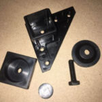 Nivelador y soporte para pata aluminio 40x40 Cerrajes negro